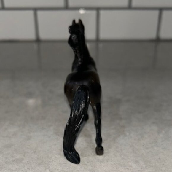Breyer Stablemate Toy 3" Tall by 4" long Bay Horse - Picture 7 of 7